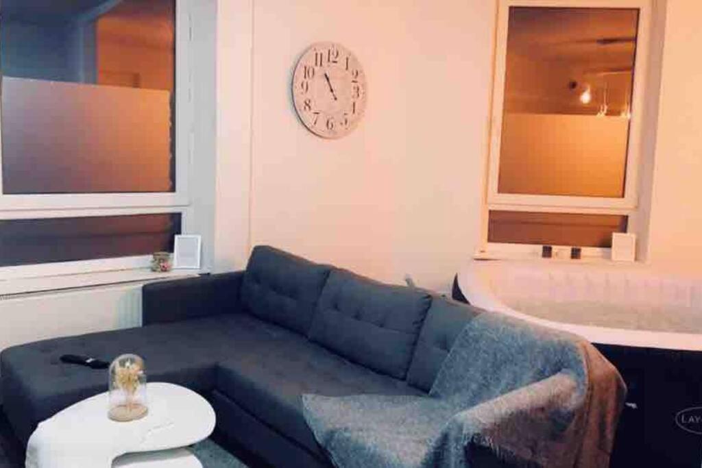 Appartement Cosy Et Chaleureux Avec Jacuzzi ซีราริง ภายนอก รูปภาพ